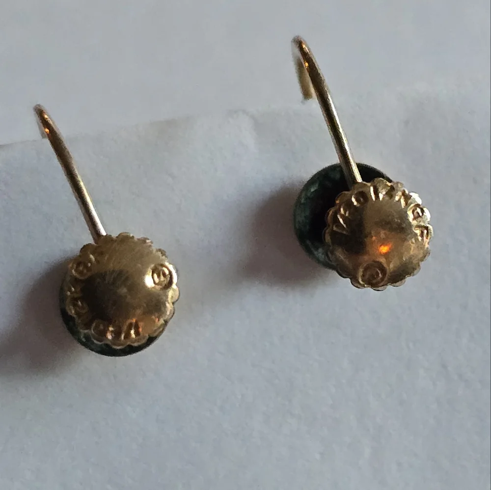 Vintage earrings screwback gold filled faux pearl pearlcore dainty classic